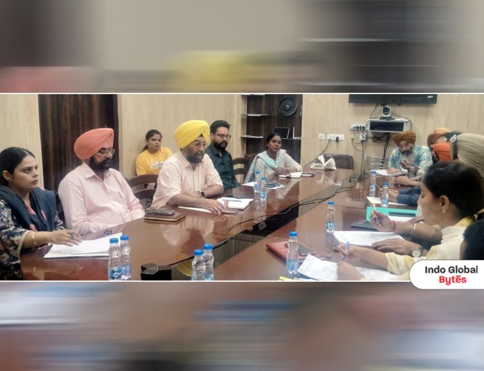 ਮਲੇਰਕੋਟਲਾ ਵਿੱਚ ਰੋਡ ਸੇਫਟੀ ਕਮੇਟੀ ਦੀ ਮੀਟਿੰਗ, ਟਰੈਫਿਕ ਨਿਯਮਾਂ ਦੀ ਸਖ਼ਤੀ ਨਾਲ ਪਾਲਣਾ ਦੇ ਹੁਕਮ